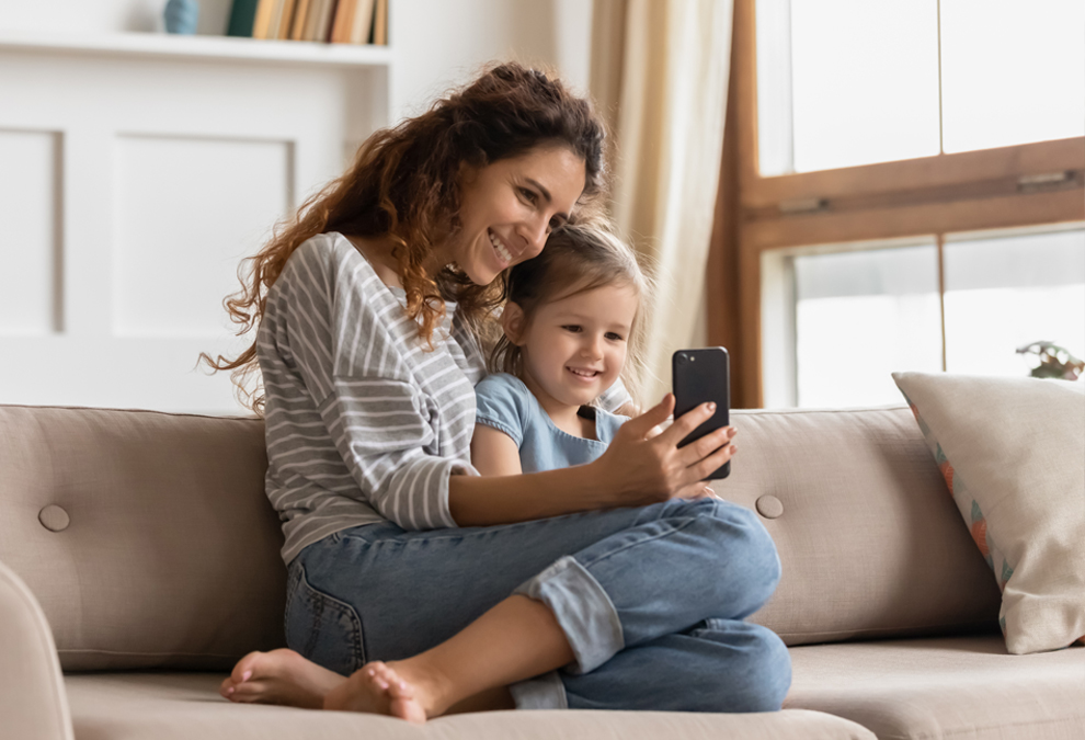 Install Philips Hue Go Smart Light - Mother Daughter Projects